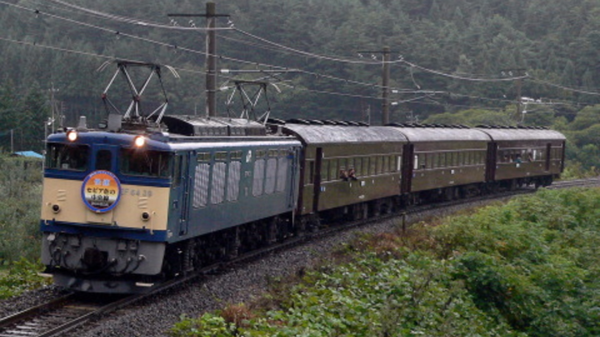 JR東】EF64-39＋旧型客車 「セピア色の中央線」運転 |2nd-train