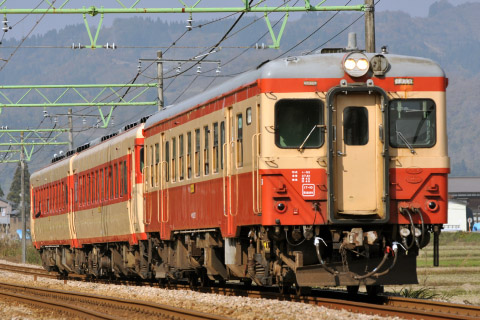 【JR東】キハ58系＋キハ52形「只見紅葉号」運転の拡大写真
