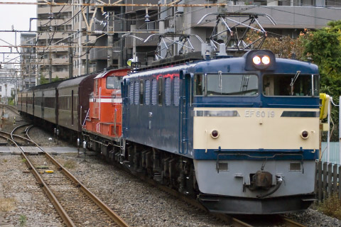 【JR東】DD51-842+旧客 尾久展示配給を上尾駅で撮影した写真
