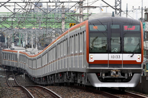 【メトロ】10000系10133Ｆ 和光市へ回送を北綾瀬駅で撮影した写真