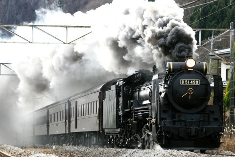 【JR東】D51-498＋旧客6両 テレビドラマ撮影用列車を津久田～岩本で撮影した写真