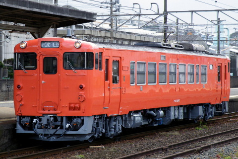 【JR西】キハ40-2045 首都圏色で下関総合車両所出場の拡大写真