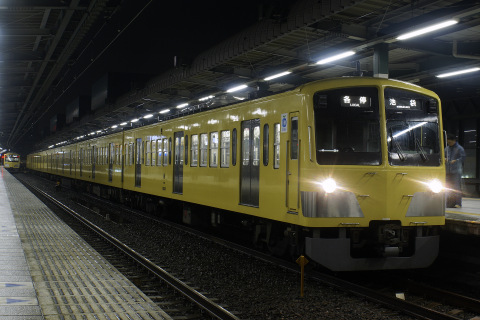 【西武】秩父夜祭開催に伴う臨時列車増発を練馬駅で撮影した写真