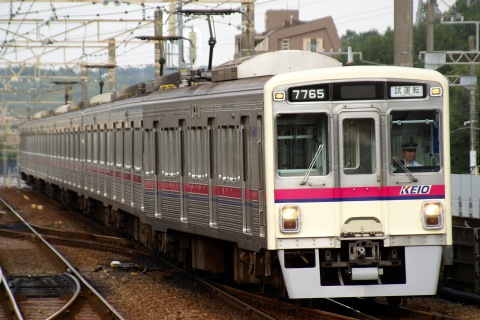 【京王】7000系7715F試運転を京王多摩センター駅で撮影した写真