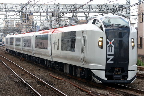 【JR東】E259系NE002編成 中野へ回送の拡大写真
