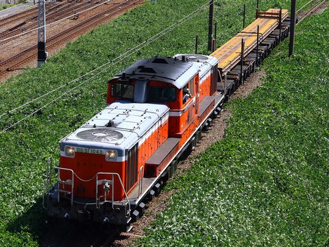 20日に上郡工臨が、DD51-1043牽引で向日町(操)～上郡間で運転されました。
編成は、レール積...