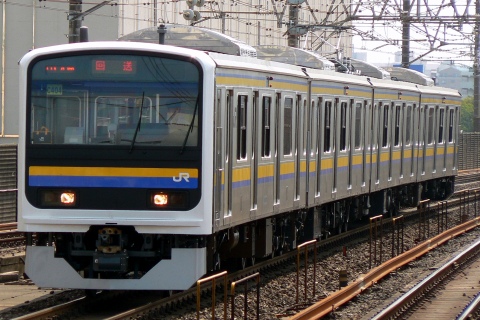 【JR東】209系マリC404編成 木更津から返却回送 を稲毛駅で撮影した写真