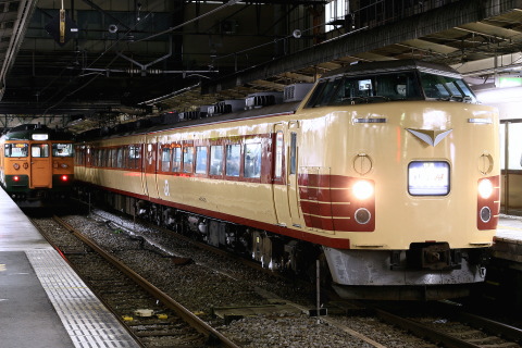 【JR東】快速「シーハイル上越」運転中を高崎駅で撮影した写真