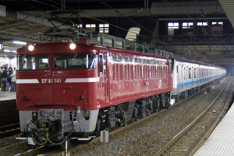 【JR東】E233系ウラ182編成 配給輸送を大宮駅で撮影した写真