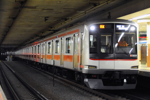 【東急】5050系5154F クーラー清掃のための臨時回送を大岡山駅で撮影した写真