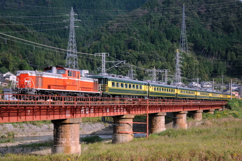 【JR西】『サロンカーなにわ』使用 団体臨時列車運転を梁瀬～和田山で撮影した写真