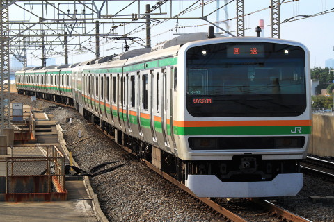 【JR東】E231系コツK32編成使用 「湘南ひまわり号」運転を葛西臨海公園駅で撮影した写真