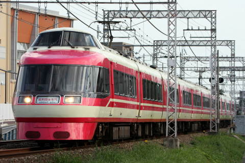  【小田急】7000形7003F（LSE）使用の団体臨時列車 運転の拡大写真