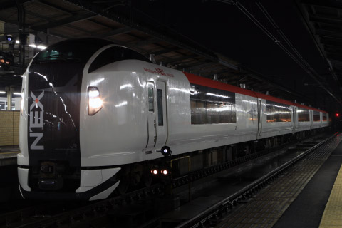 【JR東】E259系クラNE017編成 所属先へ返却の拡大写真