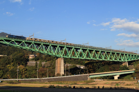 【JR東】元山手線用サハE230系500番代（6扉車） 長野配給を鳥沢～猿橋で撮影した写真