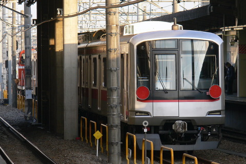 【東急】5050系5163F 甲種輸送を長津田駅で撮影した写真