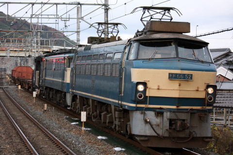【JR貨】EF65-1079 岡山機関区へ向け回送を島本駅で撮影した写真
