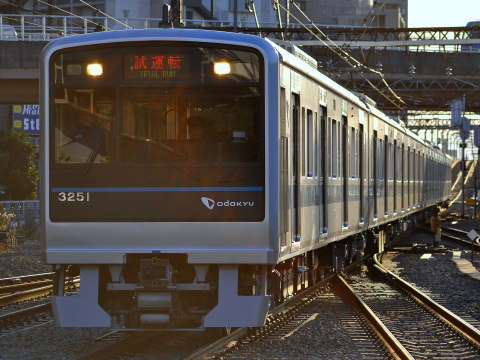 【小田急】3000形3251F 出場試運転を海老名駅で撮影した写真