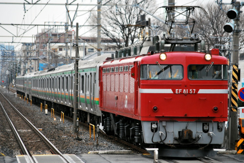 【JR東】EF81-57 E231系U525編成を救援を土呂駅で撮影した写真
