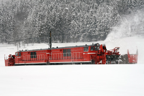 【JR東】信越本線で特殊排雪列車 運転