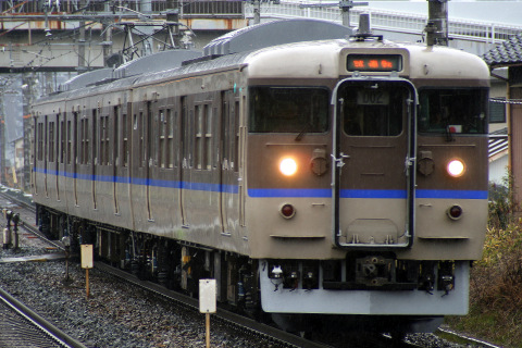 【JR西】115系オカD02編成 試運転を島本駅で撮影した写真