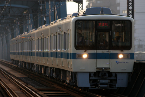 【小田急】8000形8265F 出場試運転を厚木駅で撮影した写真