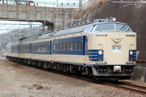 【JR東】583系秋田車 幕張へ送り込み回送を船橋法典駅で撮影した写真