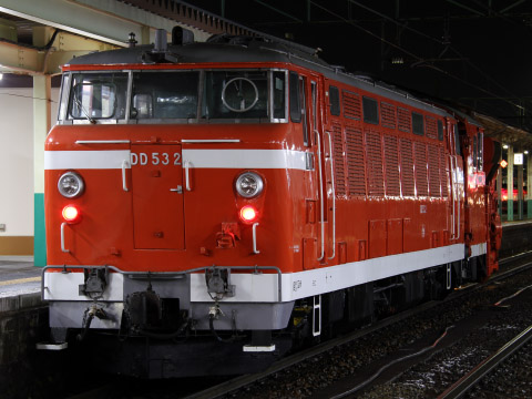 【JR東】DD53-2 秋田総合車両センターへ回送を新津駅で撮影した写真