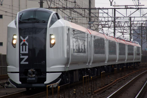 【JR東】E259系NE015編成 試運転を稲毛駅で撮影した写真