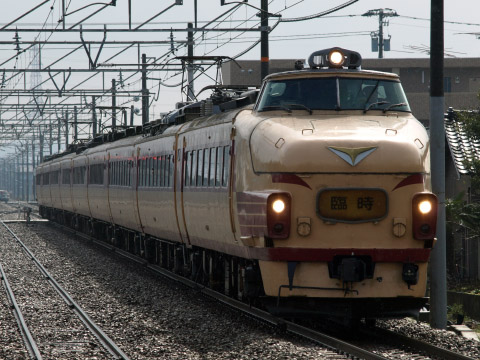 【JR西】489系サワH02編成使用 団体臨時列車を越中大門駅で撮影した写真