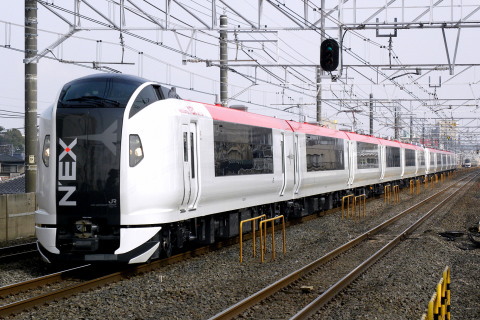 【JR東】E259系クラNE013＋NE014編成 東急車輌出場の拡大写真