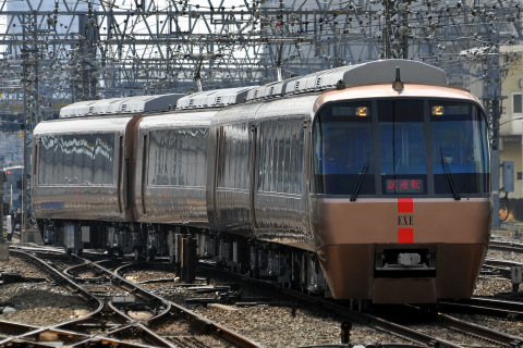【小田急】30000形30052F(EXE) 検査出場試運転を相模大野駅で撮影した写真