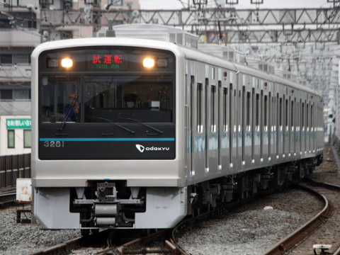 【小田急】3000形3281F 大野総合車両所出場試運転を本厚木駅で撮影した写真
