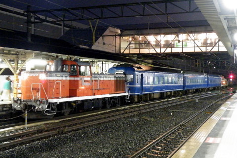 【JR九】14系寝台車3両 人吉へを熊本駅で撮影した写真
