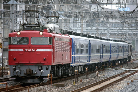 【JR東】12系6両使用の団体臨時列車運転を東十条駅付近で撮影した写真