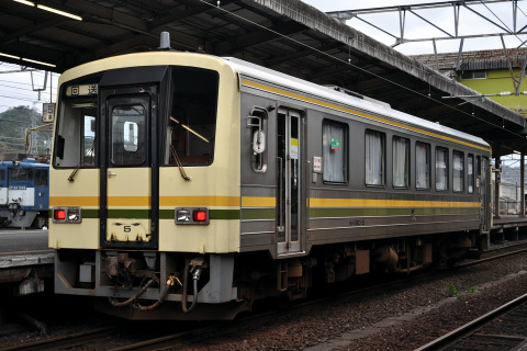 【JR西】キハ120-5 米子へ回送を米子駅で撮影した写真