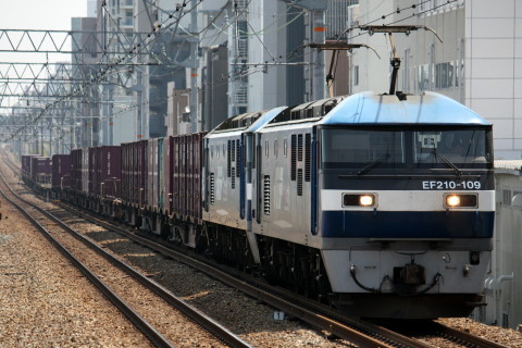 【JR貨】EF210-140 広島車両所へをさくら夙川駅で撮影した写真