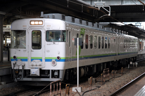 【JR西】エーデル＆リゾート使用の団体臨時列車運転の拡大写真