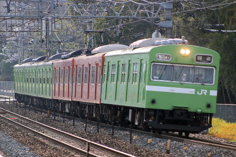 【JR西】103系奈良車6両 日根野電車区へ転属を山崎駅で撮影した写真