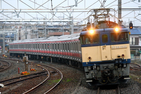 【JR東】E233系5000番代ケヨ503編成 配給輸送を宮原駅で撮影した写真