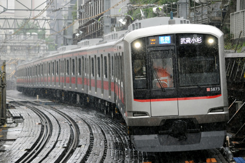 【東急】5050系5173F 営業運転開始を代官山駅で撮影した写真