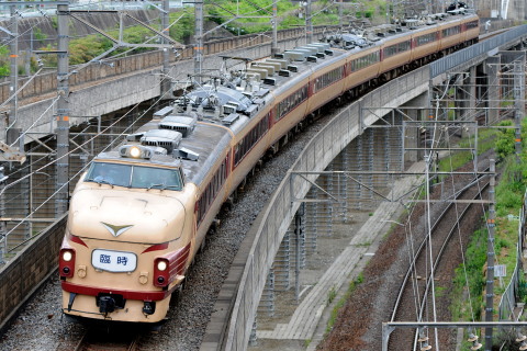 【JR西】489系サワH02編成使用 集約臨時列車を大津京～山科で撮影した写真