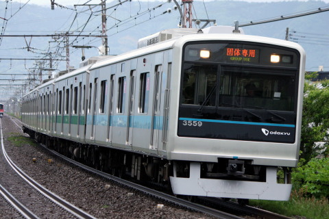 【小田急】3000形3259F使用 団体臨時列車を栢山～富水で撮影した写真