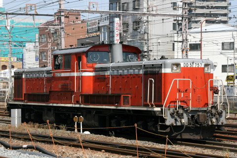 【JR貨】城東貨物線でレ－ル錆び取り列車運転を吹田駅付近で撮影した写真