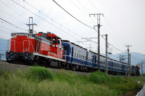 【JR東】D51-498＋12系4両＋DE10-1698 試運転の拡大写真
