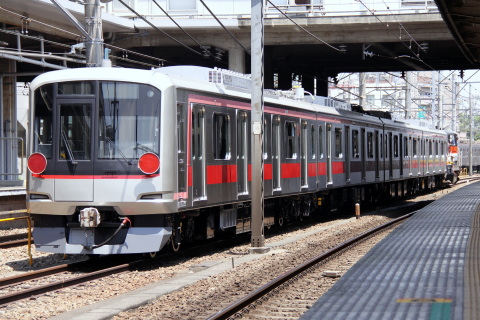 【東急】5050系5174F(元町･中華街側4両) 甲種輸送を長津田駅で撮影した写真