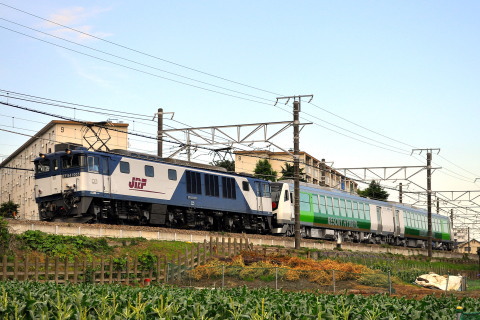【JR東】キハE300系『リゾートビューふるさと』 甲種輸送を西国立～矢川で撮影した写真