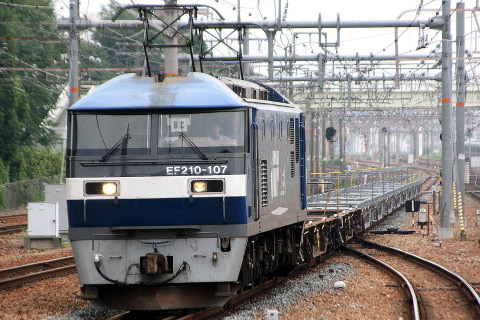 【JR貨】コキ107形（新車）8両 梅田貨物へを新大阪駅で撮影した写真