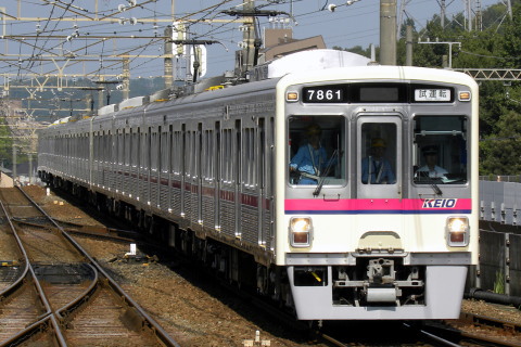 【京王】7000系 新7711F＋7811F試運転を京王多摩センター駅で撮影した写真