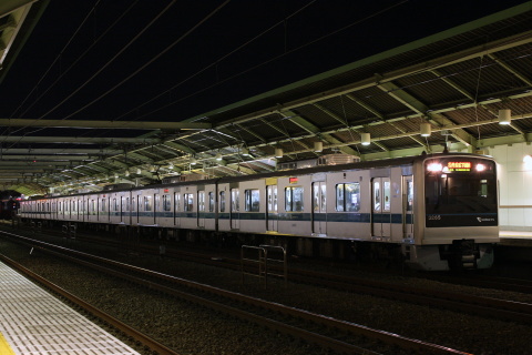 【小田急】狛江市制施行40周年記念の花火大会開催に伴う臨時列車運行を和泉多摩川駅で撮影した写真